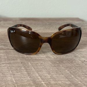 Women’s polarized Ray-Ban sunglasses